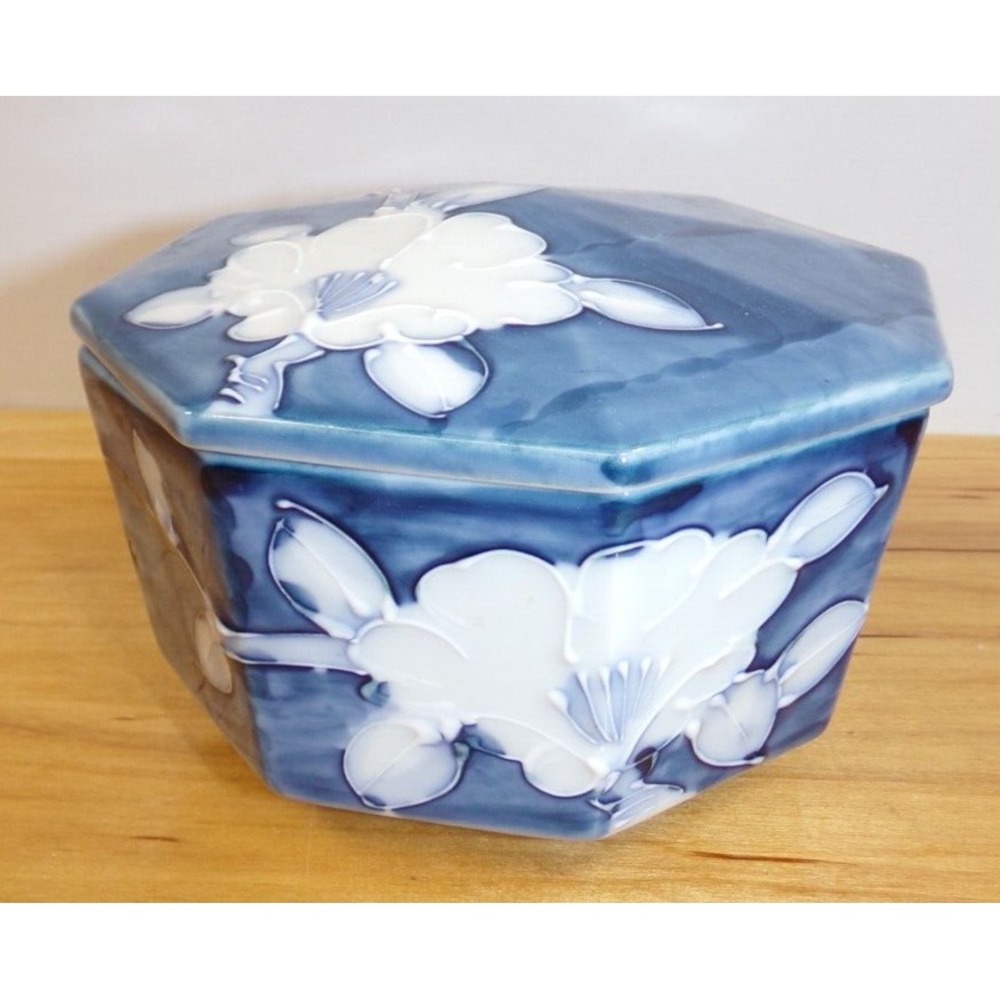 Vintage Fitz Floyd Japan Blue Trinket Box‎ with Raised Floral Design Octagonal